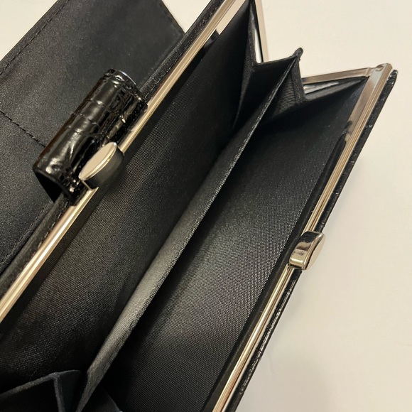 Non branded croc embossed women’s fashion wallet - Picture 4 of 8